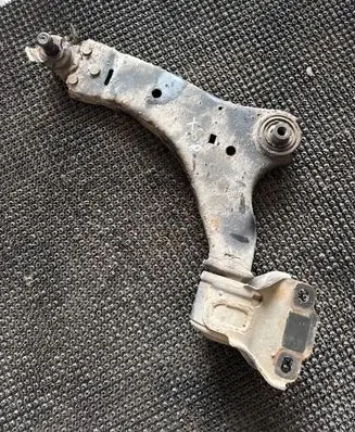 Volvo XC60 Front lower control arm/wishbone 31317665