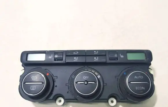 Volkswagen Golf V Climate control unit 74677512 746775-12