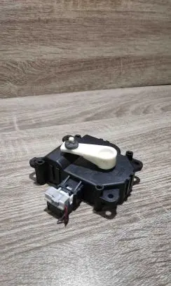 Toyota Verso-S Air flap motor/actuator 1138002810pls