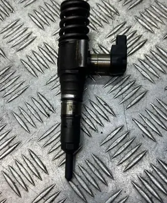 Volkswagen PASSAT B6 Fuel injector 022094 03G130 111011