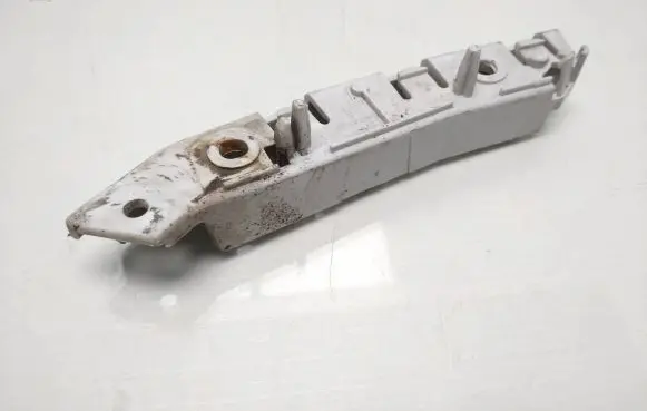 Ford Focus Front bumper mounting bracket BM5117D959A