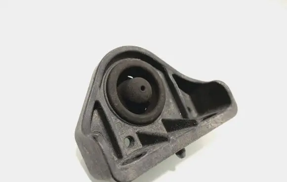 Hyundai Tucson TL Radiator mount bracket