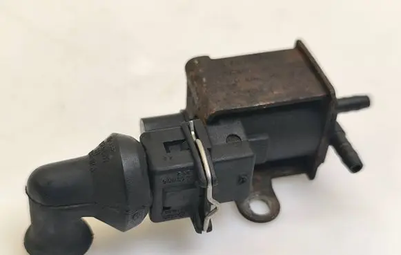 Audi A6 S6 C5 4B Turbo solenoid valve 026906263H 3895 95T262