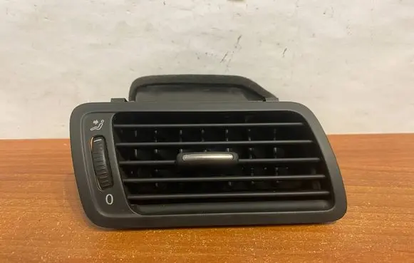 Volkswagen PASSAT B6 Dashboard side air vent grill/cover trim 3C1819702E P0108667 T0024375
