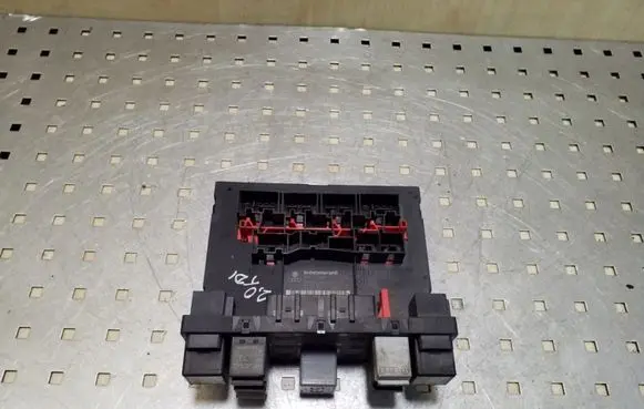 Volkswagen PASSAT B6 Comfort/convenience module 3C0937049D