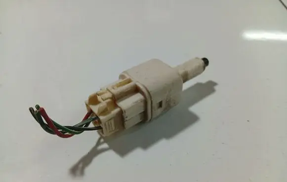 Toyota Avensis T250 Brake pedal sensor switch