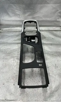 Chrysler Voyager Armrest 13245743