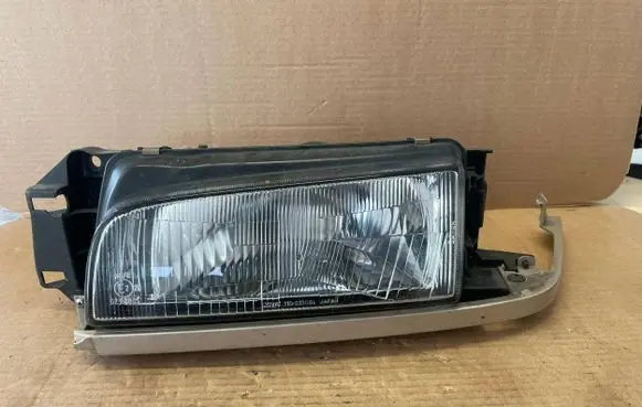 Mazda 323 Headlight/headlamp 11061308L
