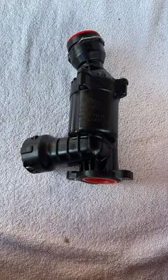 Volkswagen PASSAT B8 Thermostat/thermostat housing 04L121111H