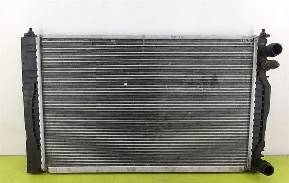 Audi A4 S4 B5 8D Coolant radiator 509504