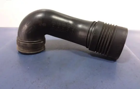 KIA Sportage Air intake hose/pipe 28210-2E100