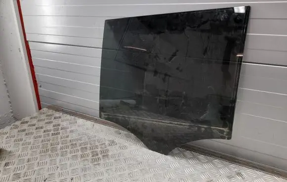 Mercedes-Benz GL X166 Rear door window glass A1667352510