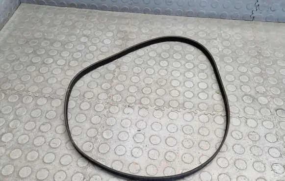 BMW X3 F25 Alternator belt 8573415