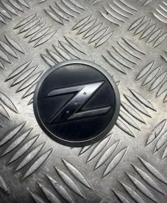 Nissan 350Z Fender model badge letters 63890CD000