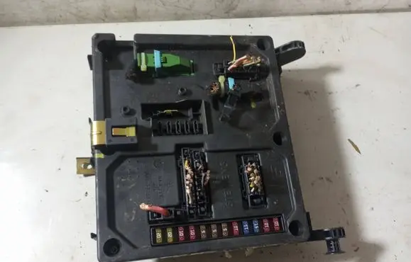 Ford Galaxy Fuse module 7M3962258AC 7M2114B205BB