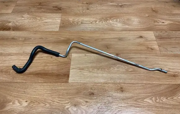 Volkswagen PASSAT B6 Fuel line pipe 3C0124471