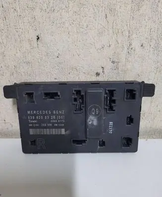 Mercedes-Benz Vito Viano W639 Door control unit/module 6398200326 ZGS006 00006170