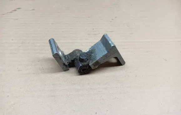 Volkswagen Golf Sportsvan Front door lower hinge 