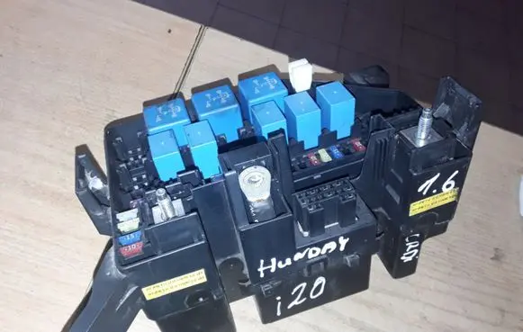 Hyundai i20 (PB PBT) Fuse module