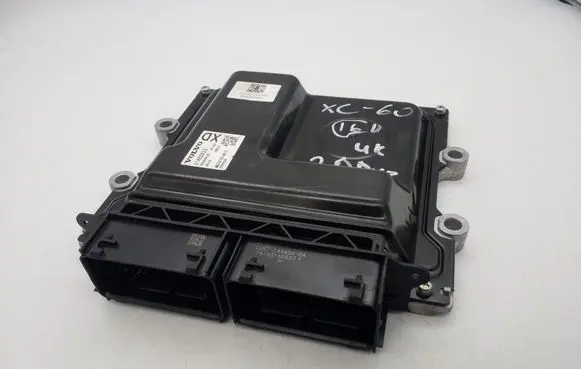 Volvo XC60 Engine control unit/module ECU 31452623 MB2797009613