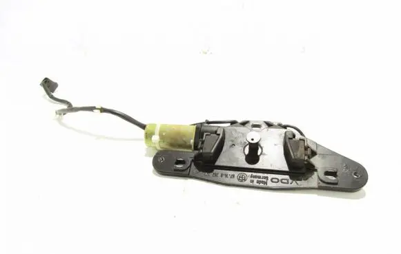 BMW 5 E39 Tailgate/trunk/boot lock/catch/latch 8362371