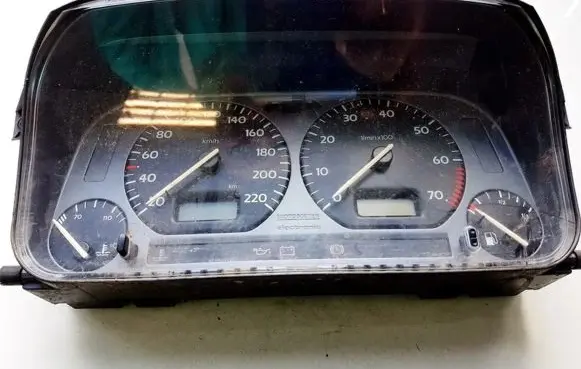 Volkswagen Golf III Speedometer (instrument cluster) 5411004600