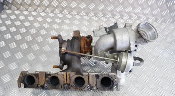 Volkswagen PASSAT CC Turbo 06J145701T