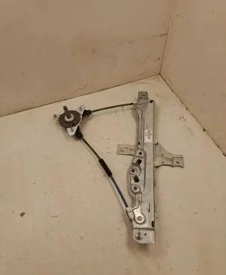 Rear door manual window regulator