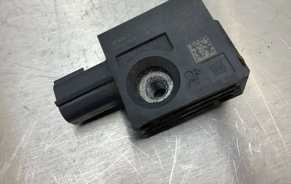 Opel Astra J Airbag deployment crash/impact sensor 13502577 1450A064