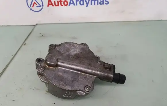 BMW X5M E70 Vacuum pump 8605976 11668605976 11667619388