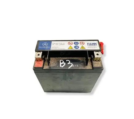 Mercedes-Benz GLK (X204) Car battery A0009827008