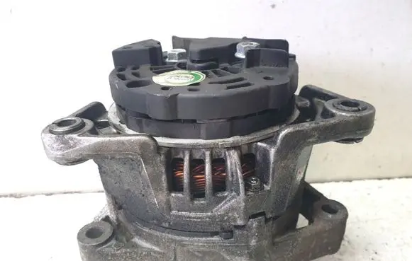 Opel Zafira A Generator/alternator 0124525030