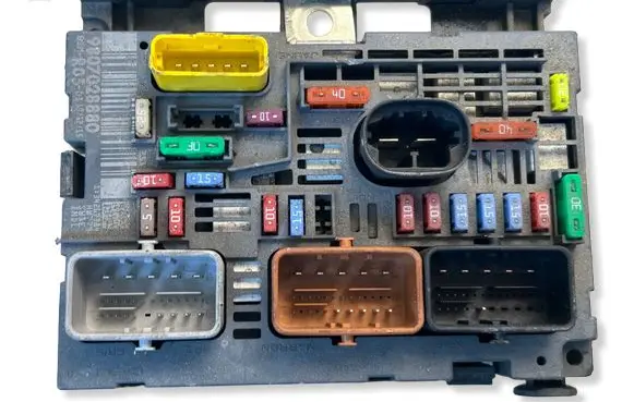 Peugeot Partner BSM Control unit 9807028880