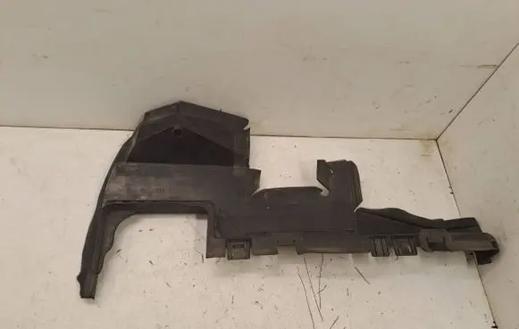 Audi A5 8T 8F Intercooler air guide/duct channel 8T0121284G