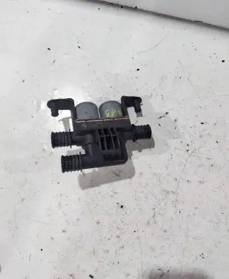 BMW X5 F15 Coolant heater control valve 6910544 140512 1147412166