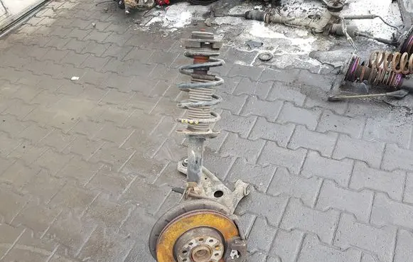 Skoda Yeti (5L) Front wheel hub spindle knuckle 