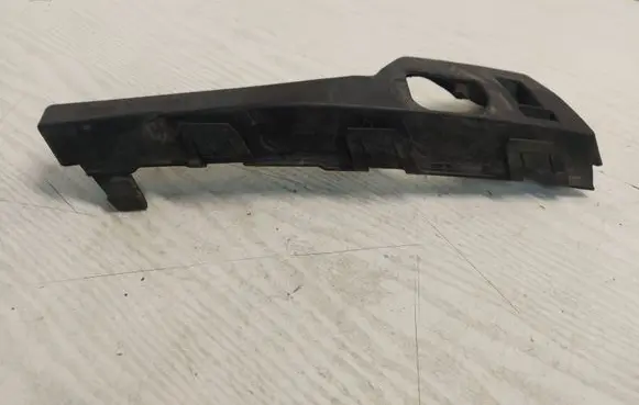 Ford Focus Front bumper mounting bracket 4M5117E856AC DN13696 DNKCCL6A