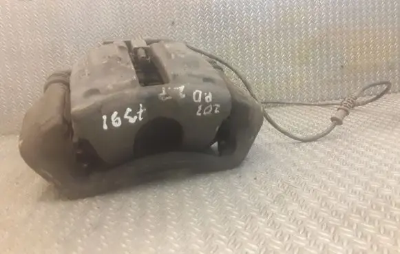 Mercedes-Benz C W203 Front brake caliper