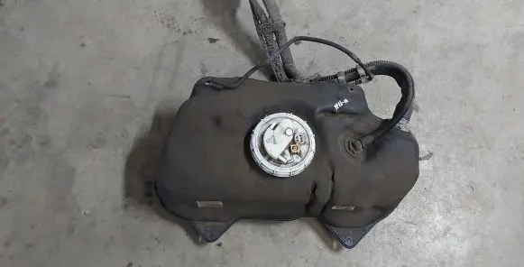 Toyota Yaris Fuel tank 777040D090 771000D261
