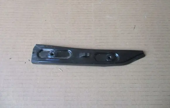 Skoda Fabia Mk2 (5J) Front bumper mounting bracket 5J0807183