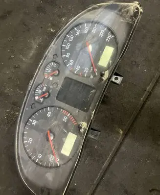 Volkswagen PASSAT B5 Speedometer (instrument cluster) 3B0919890M 110208795006