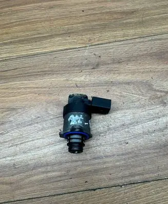 Audi A3 S3 8V Fuel pressure regulator 0928400768 4552560623