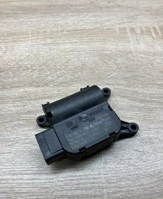 Volkswagen PASSAT B6 Air flap motor/actuator 1K2907511C 0132801342
