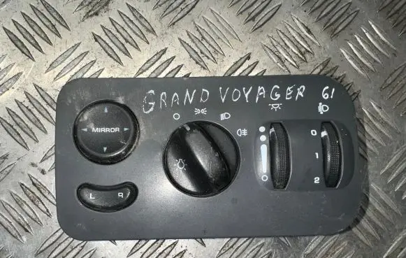 Chrysler Grand Voyager IV Light switch 0YC311DVAE