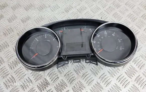Speedometer (instrument cluster)