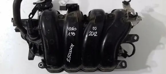 Toyota Yaris Intake manifold