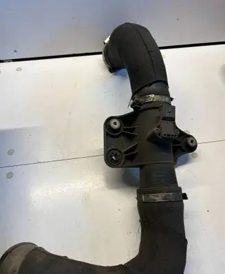 Audi A7 S7 4G Intercooler hose/pipe 4G0145673R