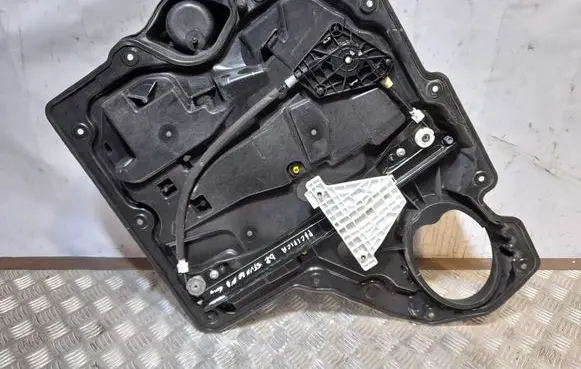 Chrysler Pacifica Sliding door electric window regulator 3041797 3040965