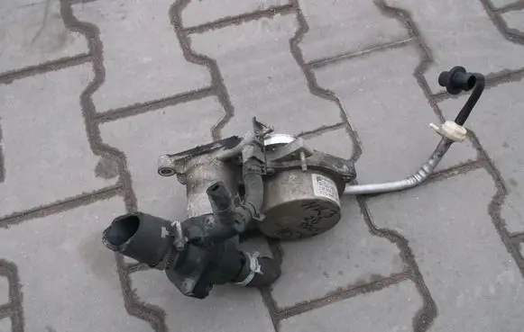 Ford Mondeo Mk III Vacuum pump