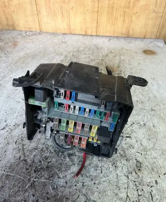 Peugeot 607 Fuse module 9629889580